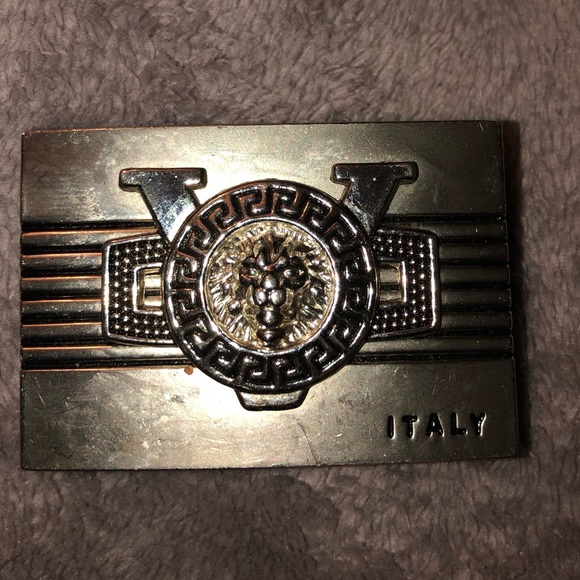 Lion head belt buckle